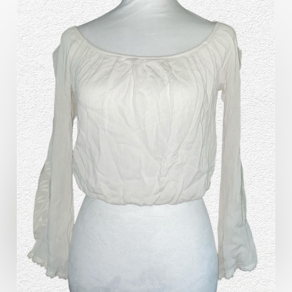 Off the Shoulder Forever 21 Peasant-Sleeves Ruched embroidery Size Medium